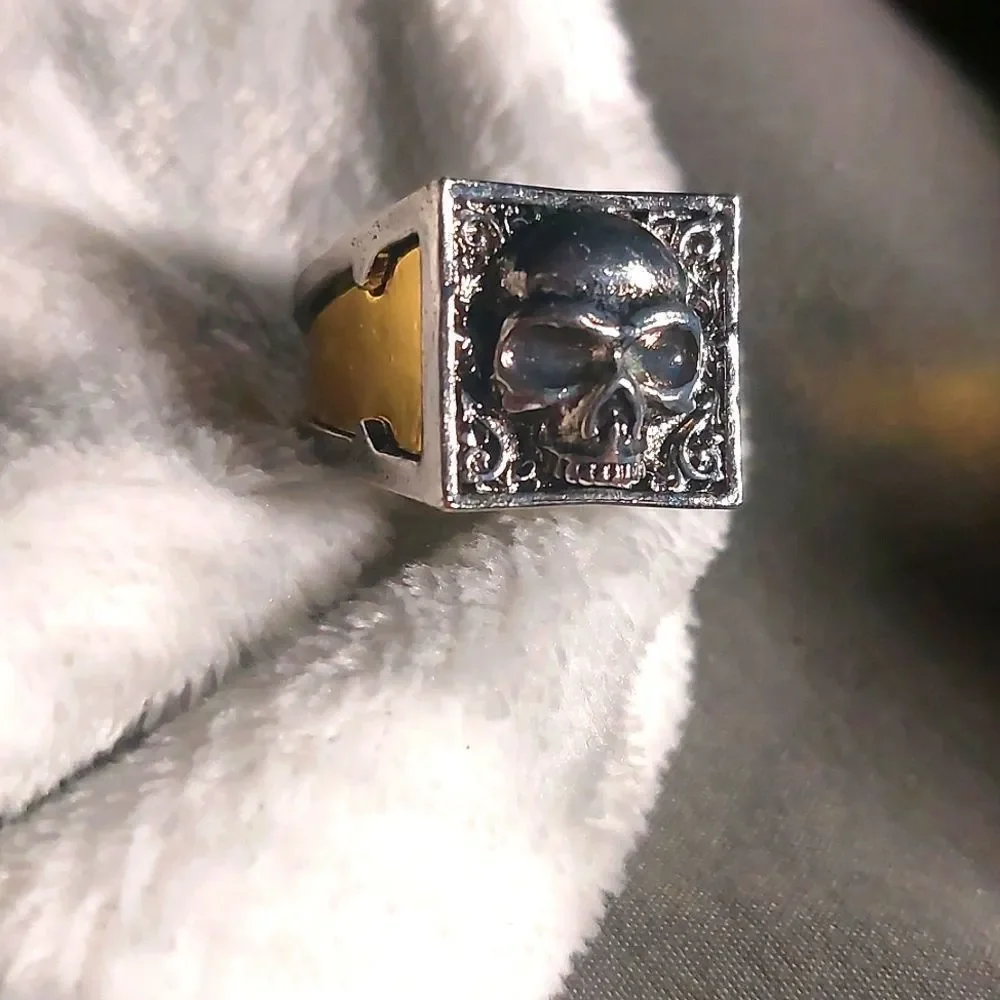 2 Toned Y2K Skull Secret Compartment Ring